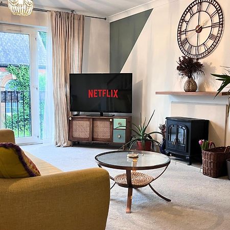 Jekyll'S On Hyde - Spacious Town House - Central Winchester - Free Parking, Sleeps 5 - By Xplus Stays Buitenkant foto