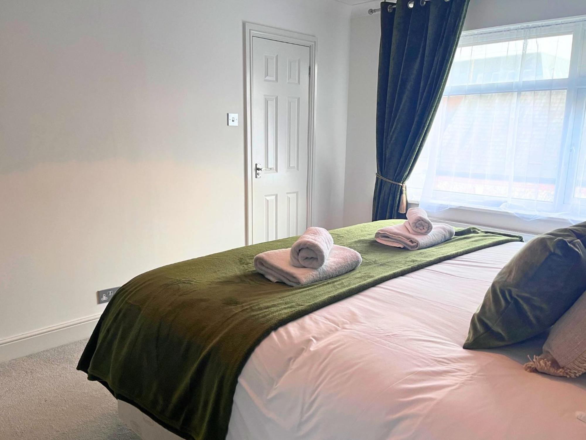 Jekyll'S On Hyde - Spacious Town House - Central Winchester - Free Parking, Sleeps 5 - By Xplus Stays Buitenkant foto