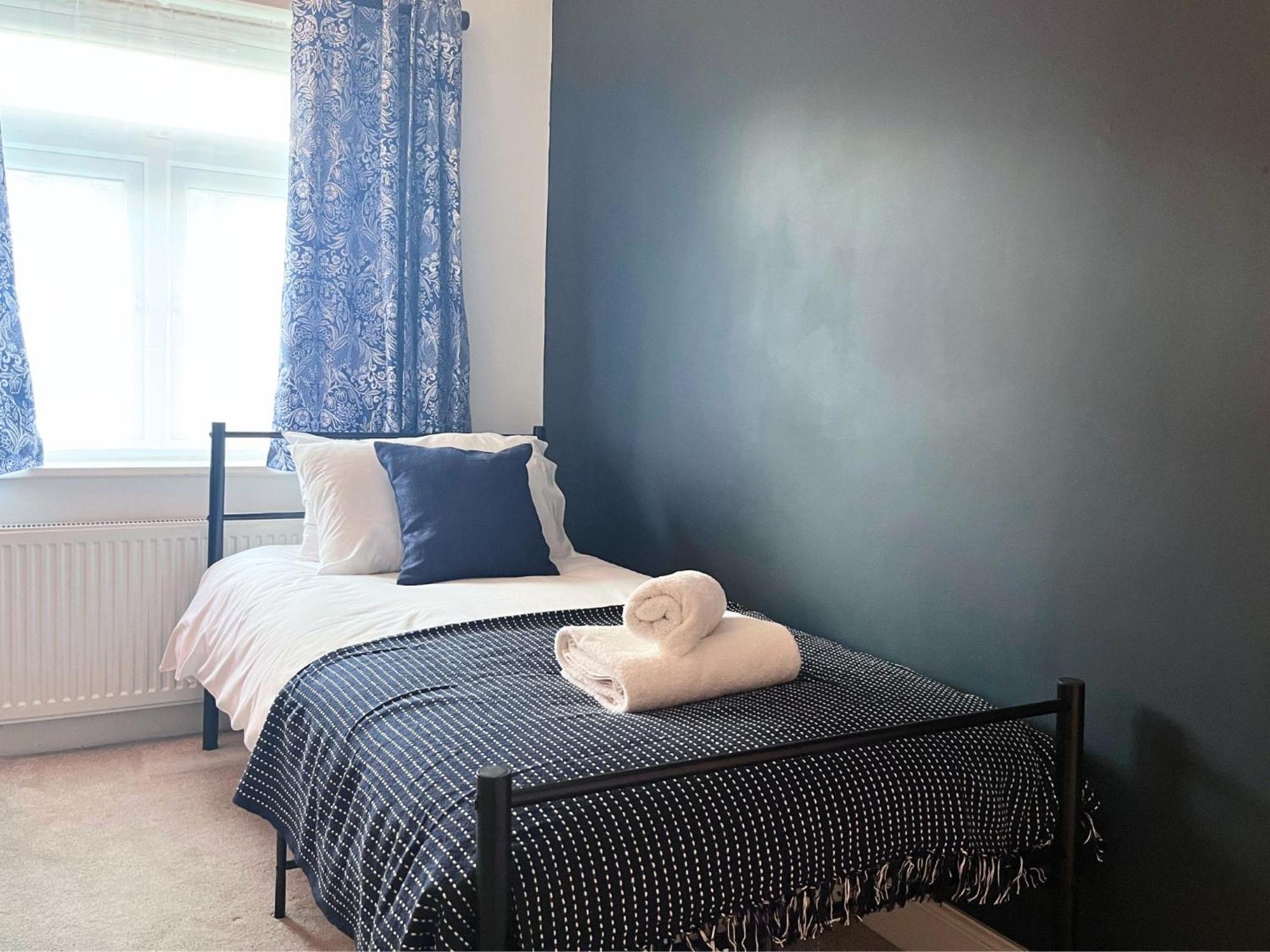 Jekyll'S On Hyde - Spacious Town House - Central Winchester - Free Parking, Sleeps 5 - By Xplus Stays Buitenkant foto