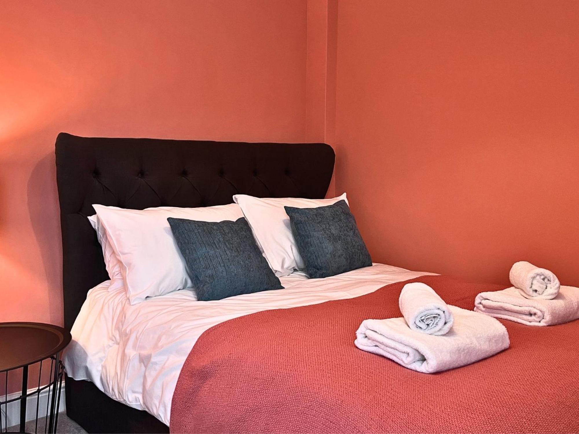 Jekyll'S On Hyde - Spacious Town House - Central Winchester - Free Parking, Sleeps 5 - By Xplus Stays Buitenkant foto
