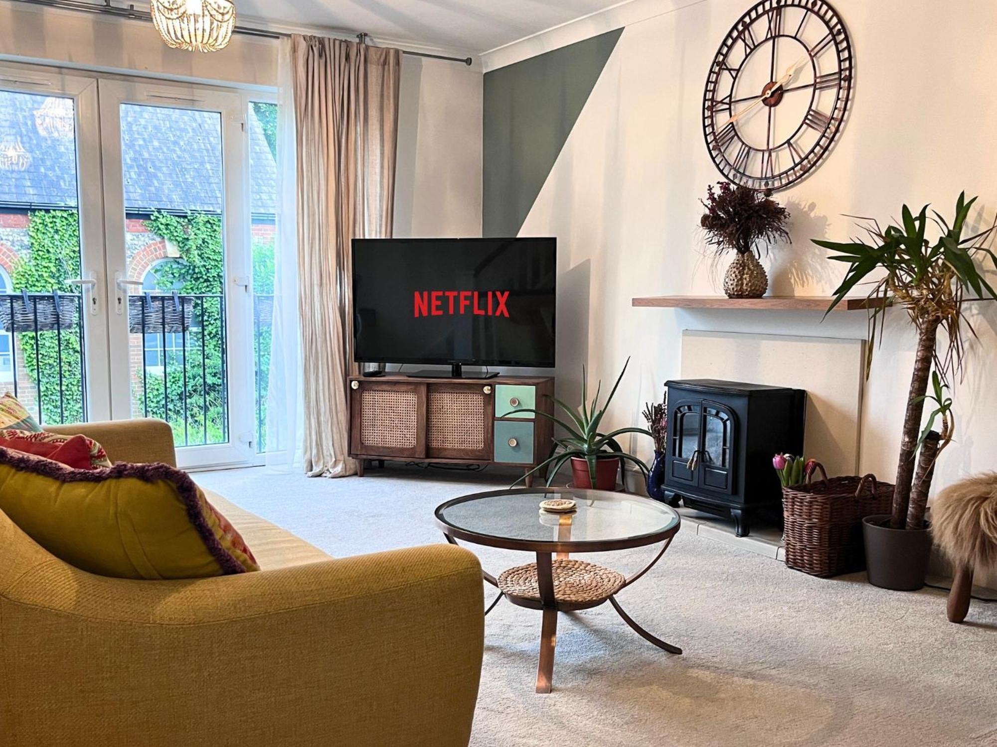 Jekyll'S On Hyde - Spacious Town House - Central Winchester - Free Parking, Sleeps 5 - By Xplus Stays Buitenkant foto
