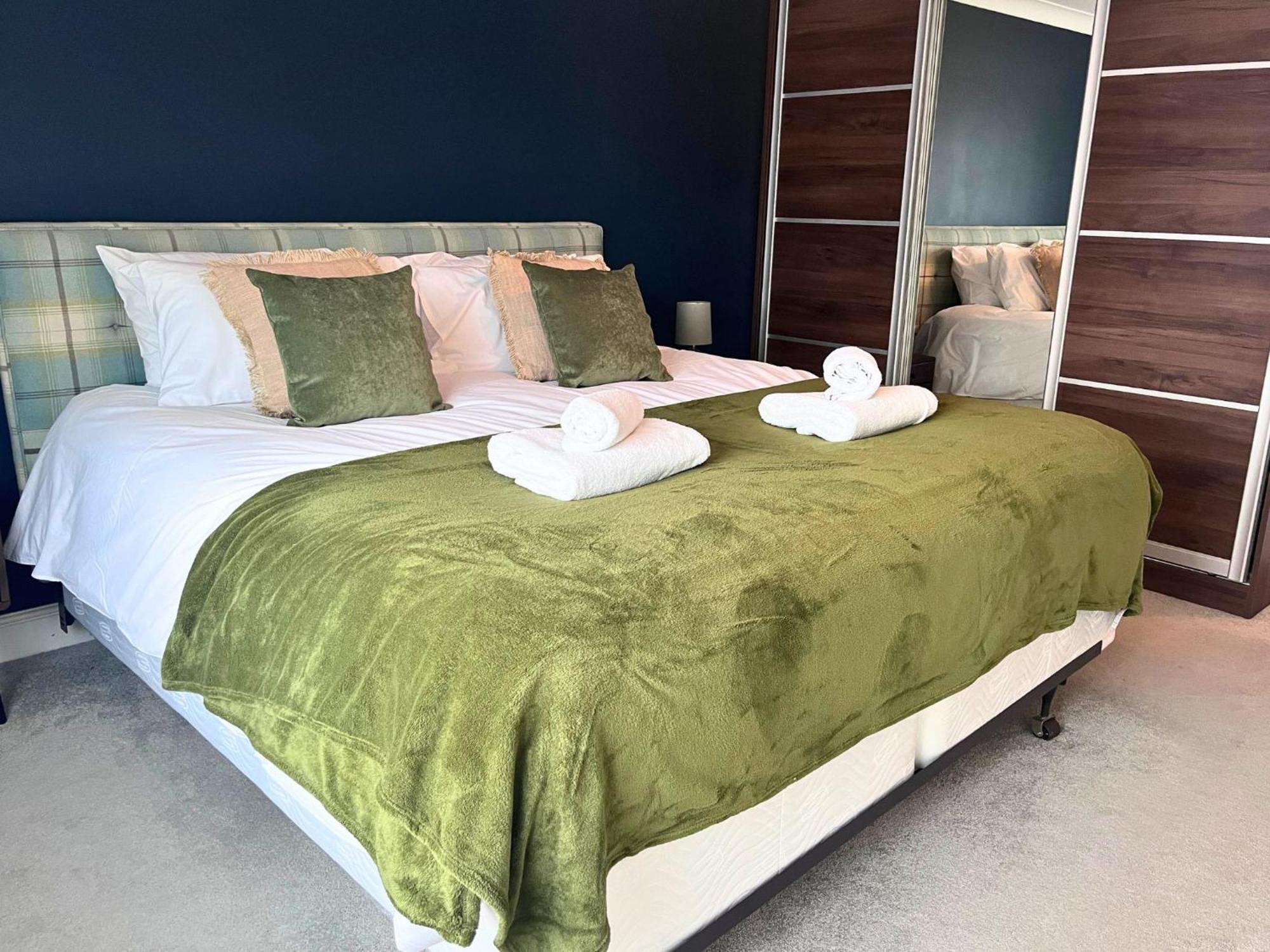 Jekyll'S On Hyde - Spacious Town House - Central Winchester - Free Parking, Sleeps 5 - By Xplus Stays Buitenkant foto